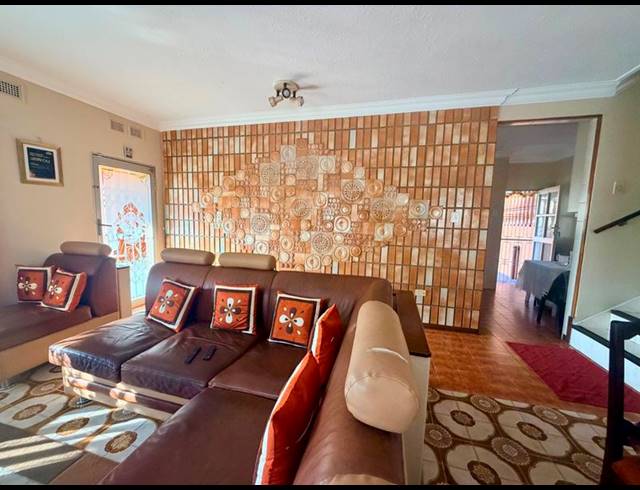 3 BEDROOM HOUSE FOR SALE IN RESERVOIR HILLS